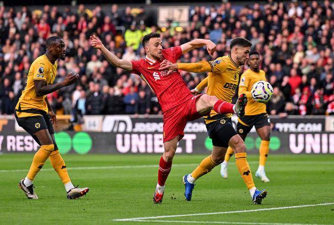 关于利物浦遭遇狼队绝杀，近期联赛战绩不佳的信息