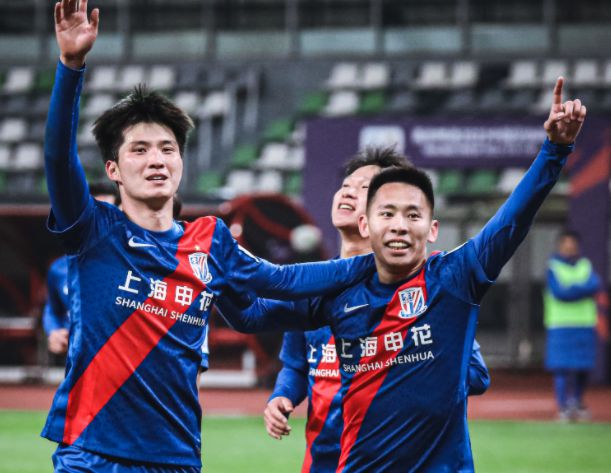 爱游戏网页版-青年新星获得首发机会,表现出色(青年新星获得首发机会,表现出色的句子)