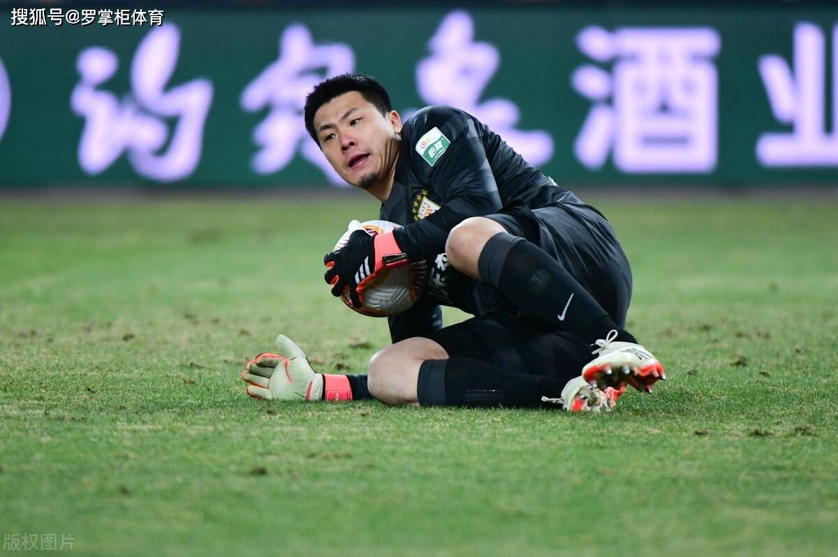 爱游戏体育地址-申花连胜,逐渐走出中超低谷期(申花足球比赛日程2020年中超)