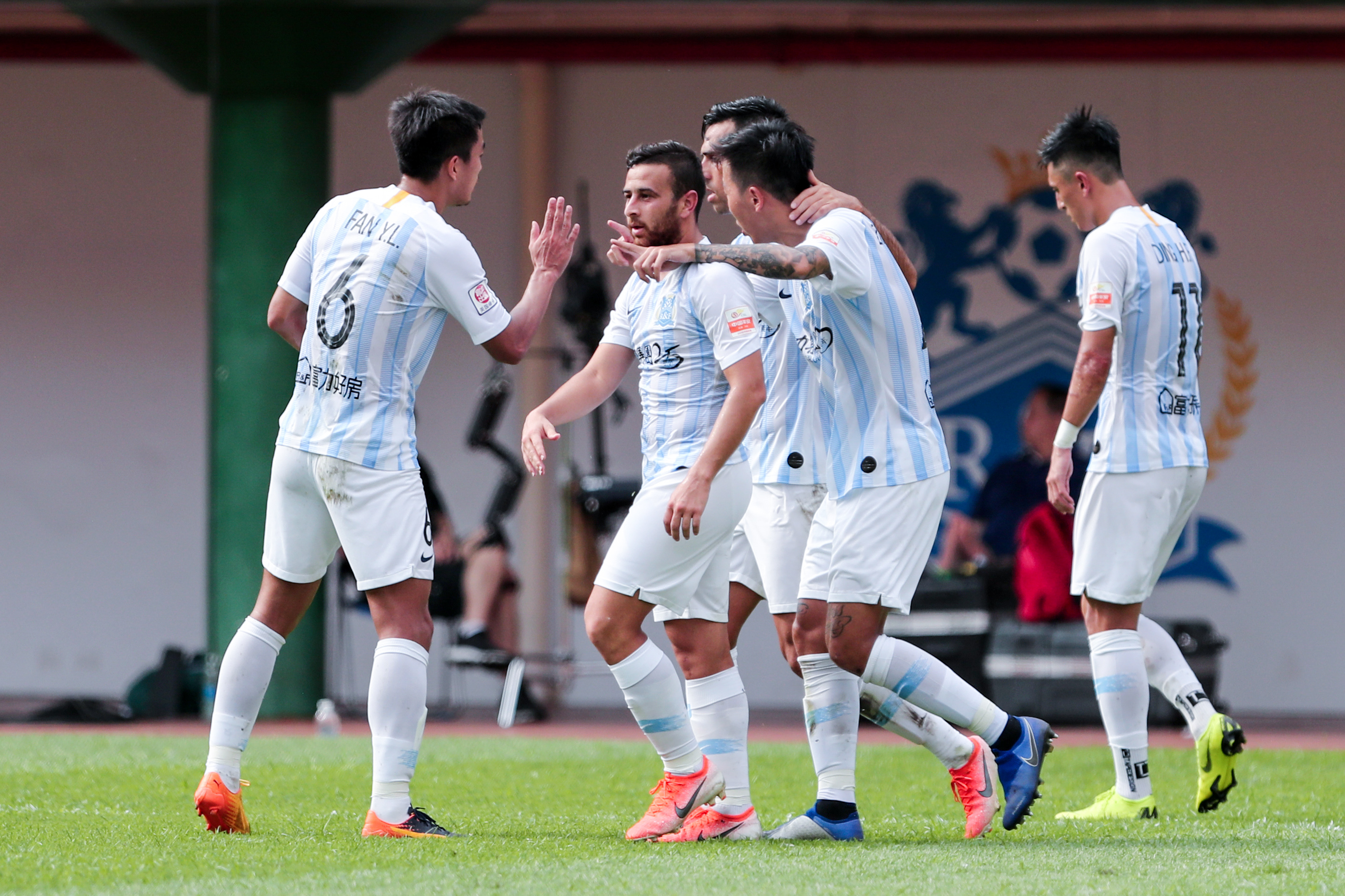 富力球员精彩表现，全面占优的简单介绍