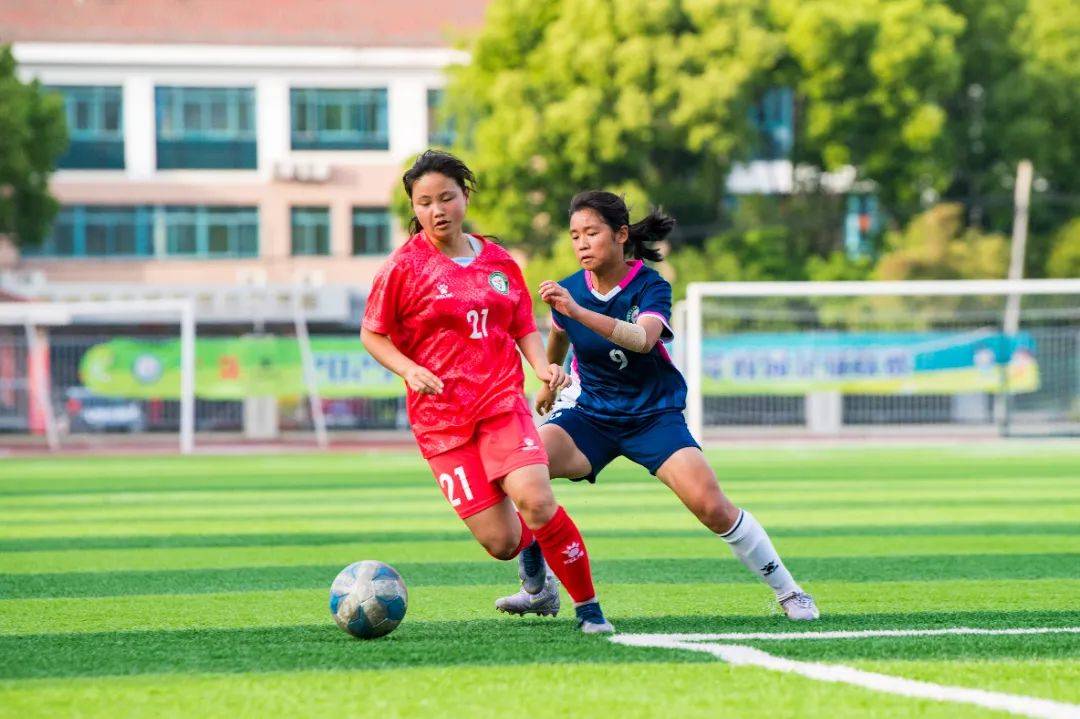 中国女足崭露头角助力球队夺冠荣誉的简单介绍