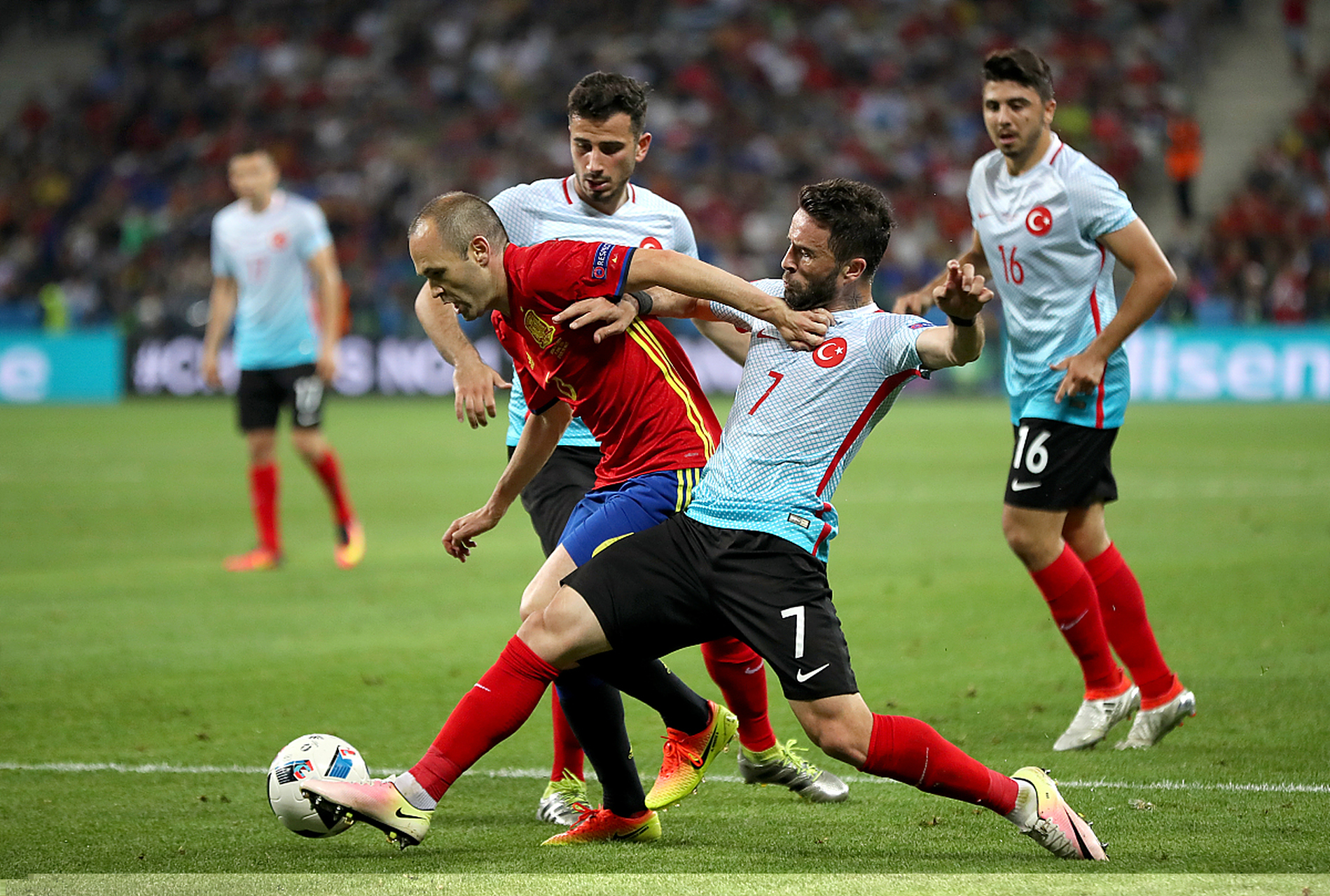 爱游戏体育平台-包含荷兰苦吞败果,于冰岛欧预赛中黯然离场的词条