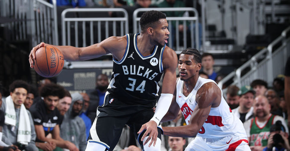 关于雄鹿轻取对手,字母哥独揽+得分的信息