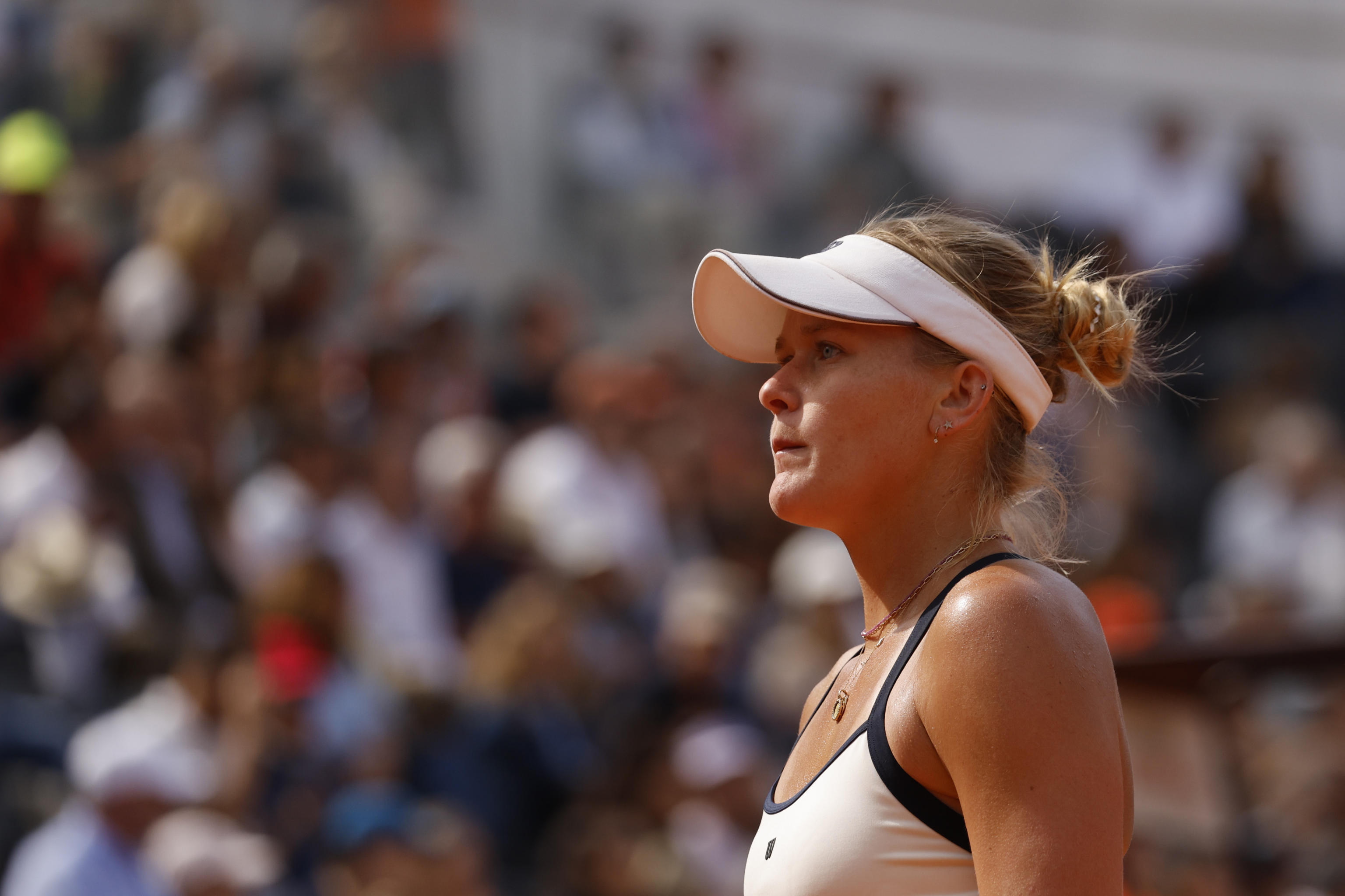 爱游戏网页版登录入口-突尼斯网球选手实现精彩逆转