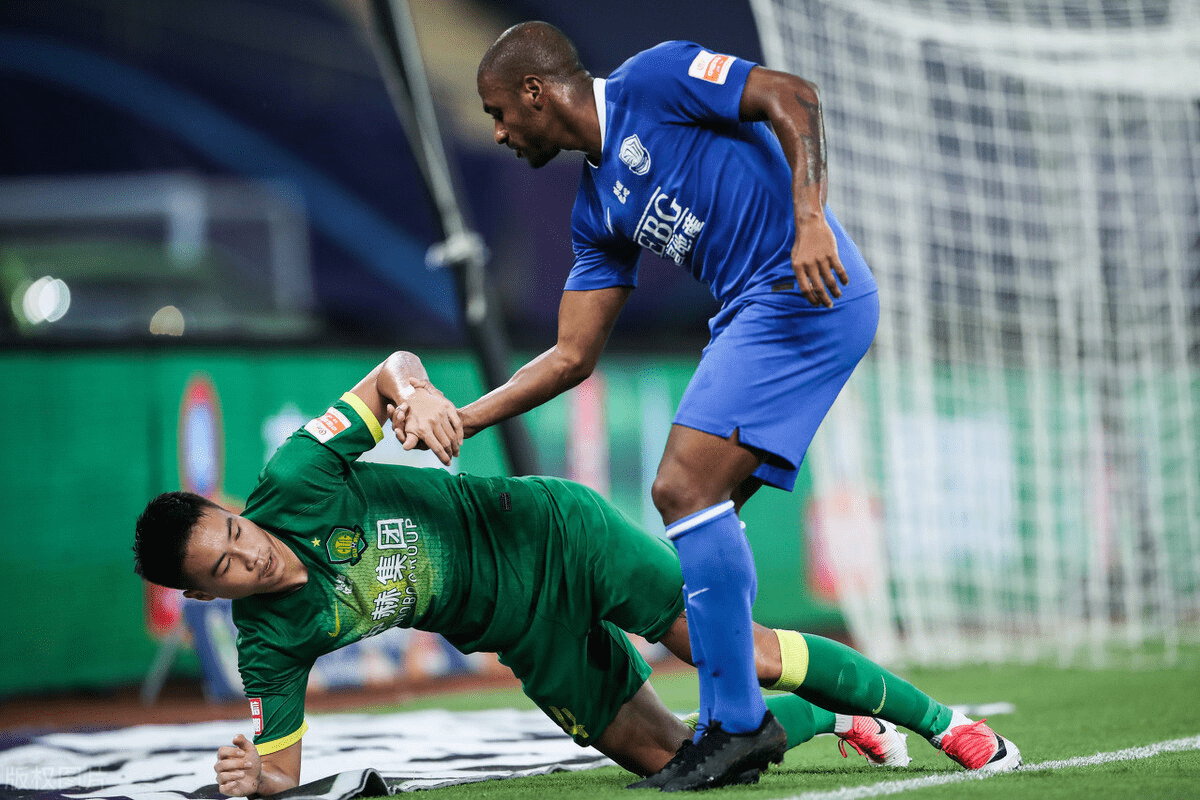 爱游戏体育地址-科尔多瓦连败难招,球员状态不佳