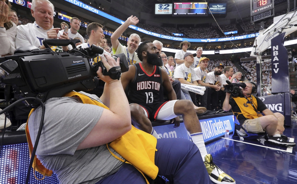 爱游戏app下载-塞维利亚遭遇不利,难挽败局