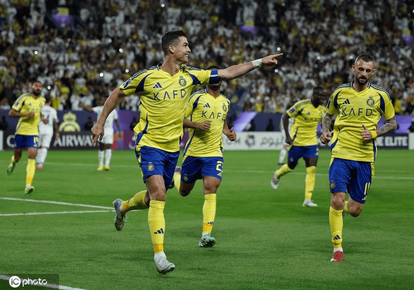 爱游戏入口-关于精彩进球连连,球队豪取胜利的信息