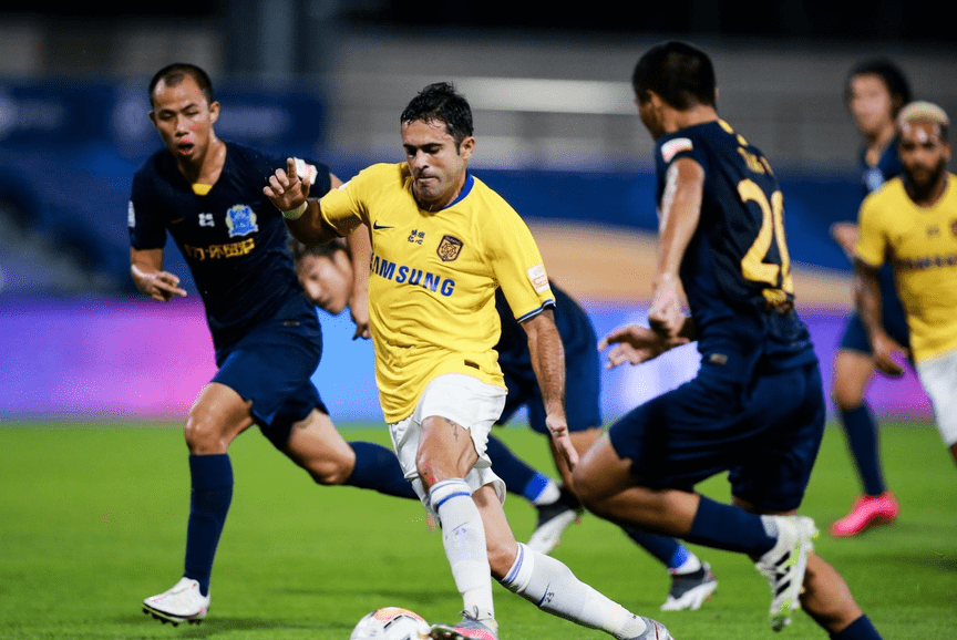 关于凯泽斯劳滕主场逆袭不来梅，提前锁定保级席位的信息