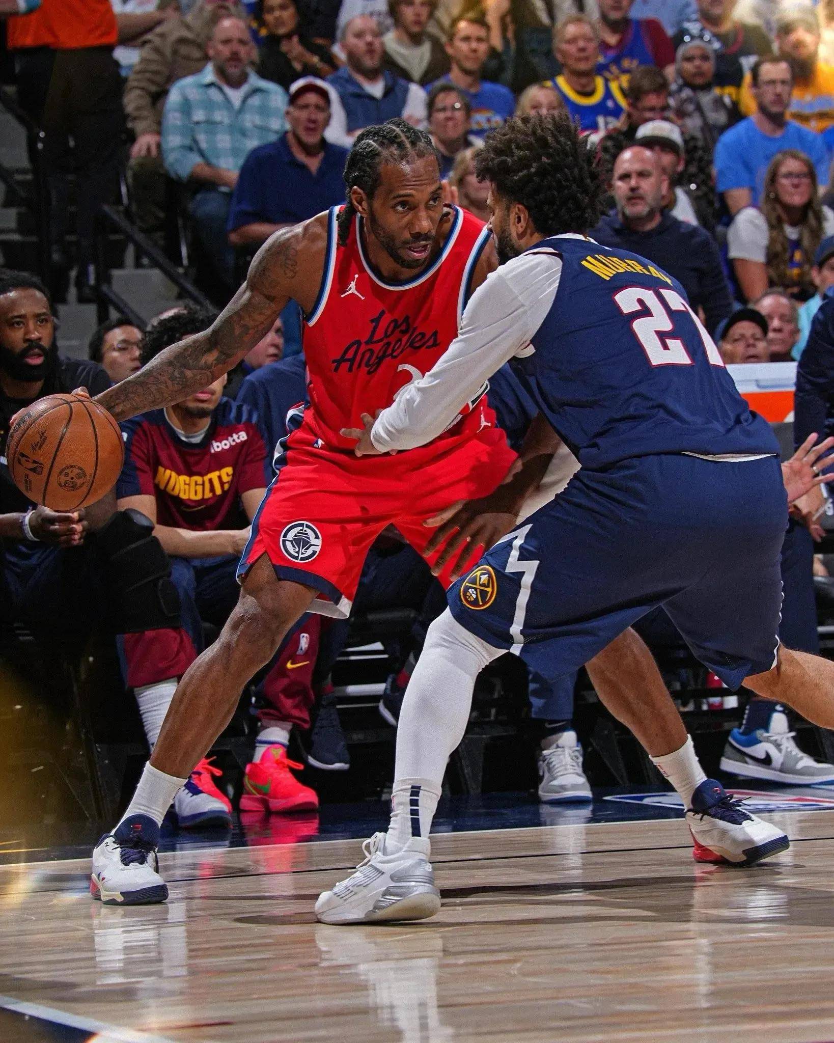 爱游戏网页版入口-快船再遭惨败,莱昂纳德全力拼搏却难奏效的简单介绍