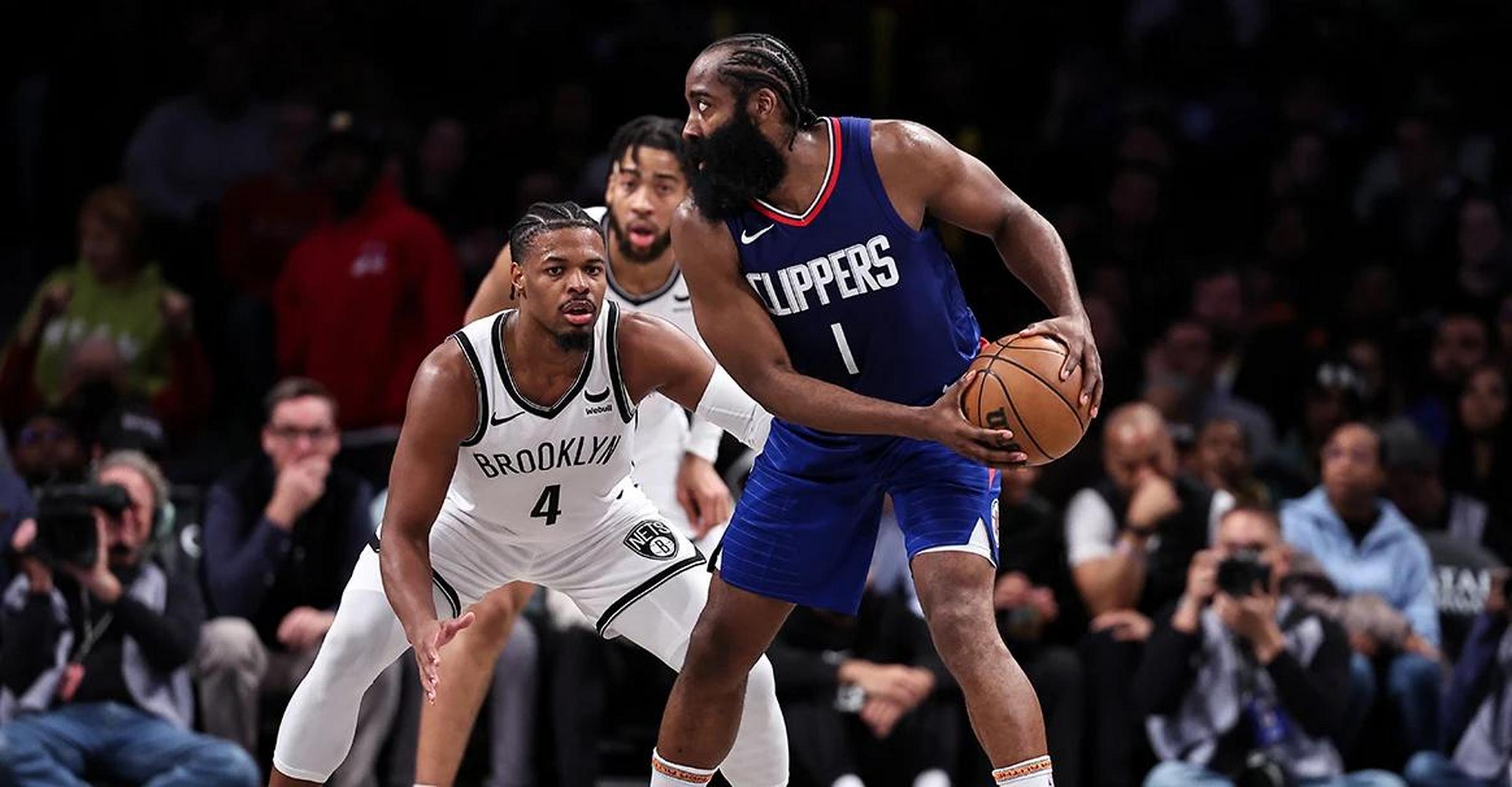 快船惨败开拓者,遭遇三连败 快船惨败开拓者,遭遇三连败