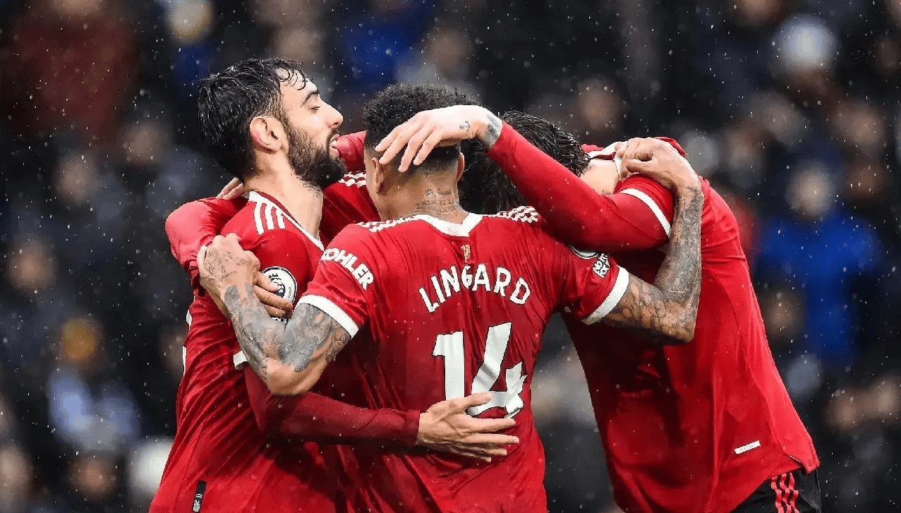 包含莱斯特城逼平曼联，继续保持不败势头的词条